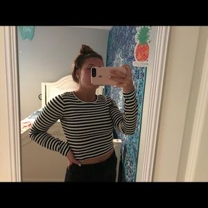 Long sleeve cropped top